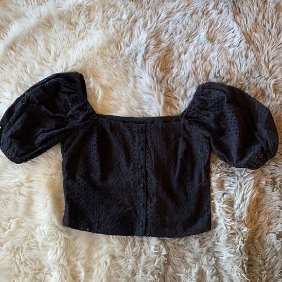 Lucy Paris New xs crop eyelet puff sleeves - Picture 2 of 4